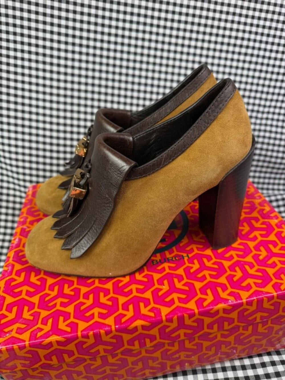 Tory Burch Arelia Kiltie Pump Heels 7.5M Viccoc Brown Suede Leather Tassel Block - Picture 3 of 9